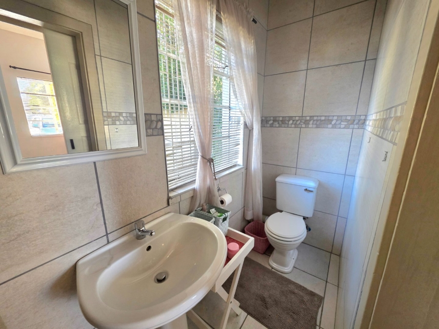 5 Bedroom Property for Sale in Jordania Free State